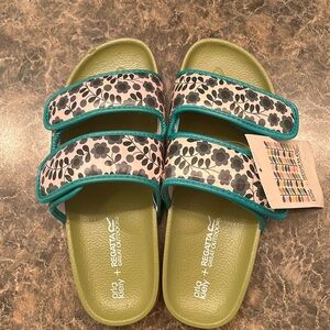 NWT Orla Kiely x Regatta midnight floral slide sandals. Sz 7